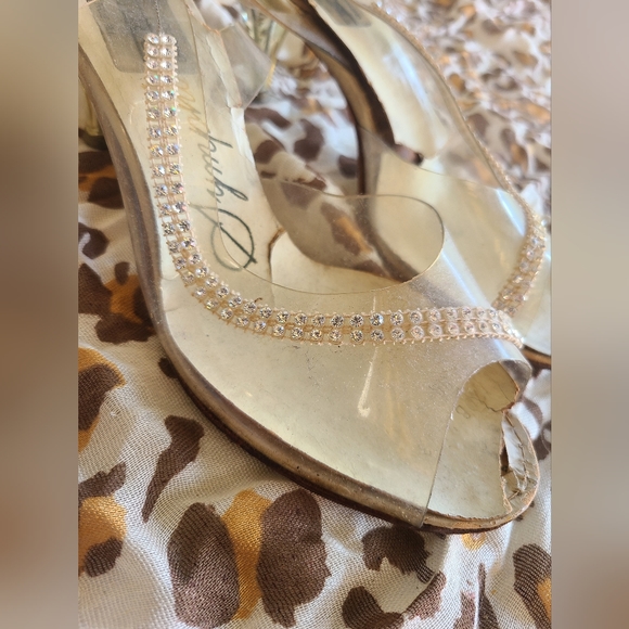 Symphony Vintage Slingbacks - Picture 4 of 7